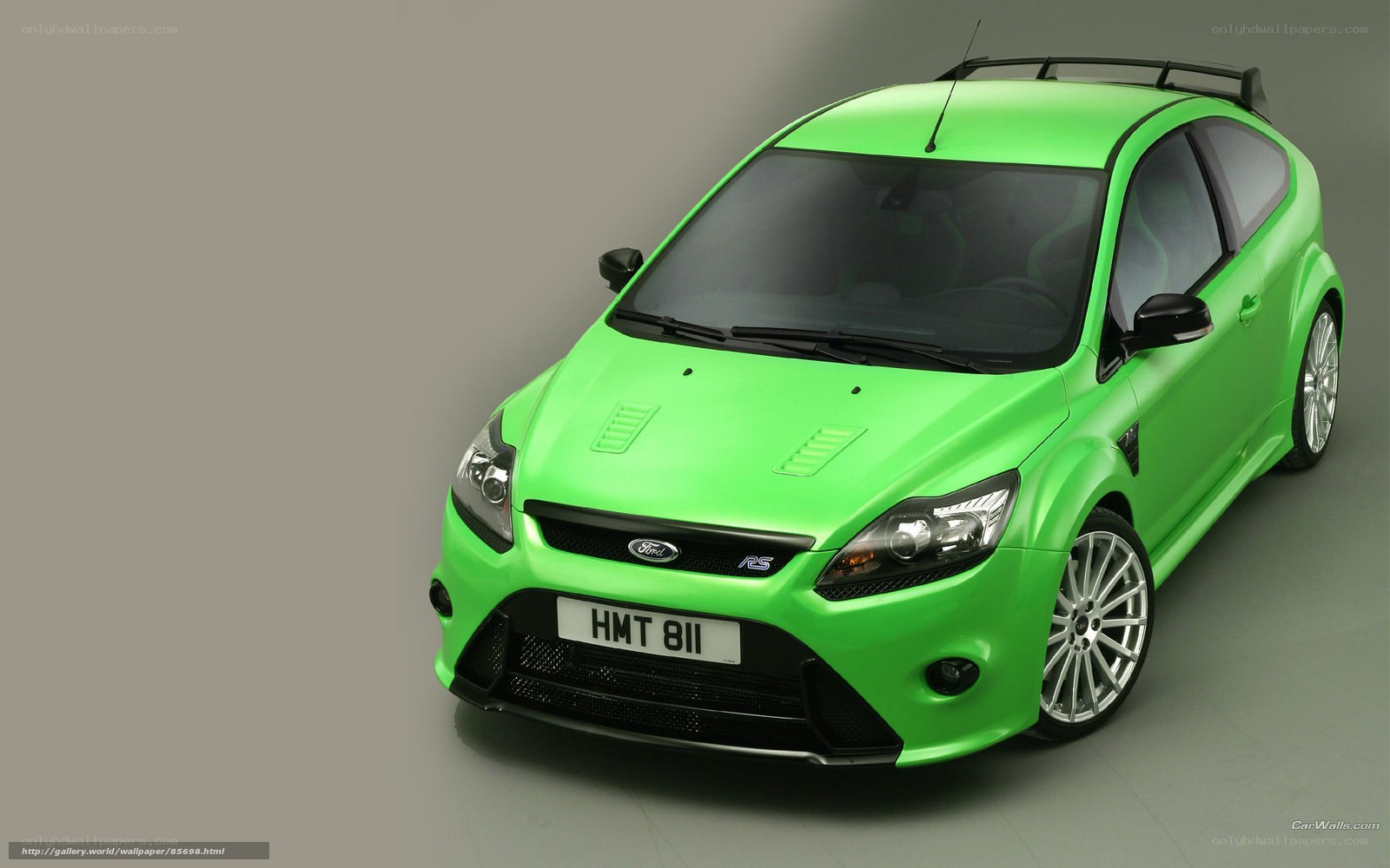 green ford focus rs car