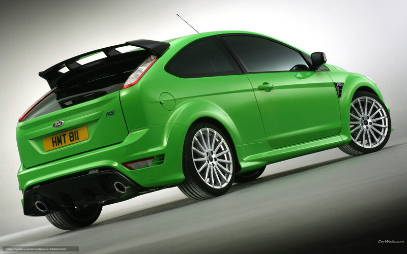 Green Ford Focus Rs — Dynamic, Photograph