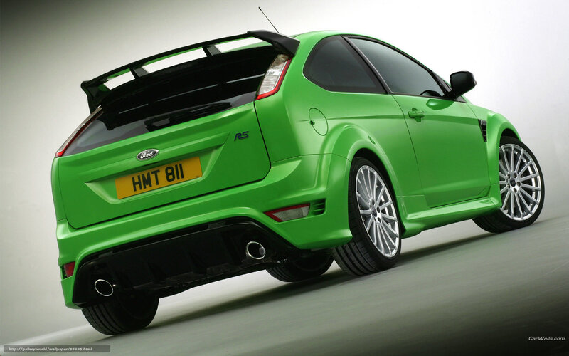 Green Ford Focus Rs — Dynamic