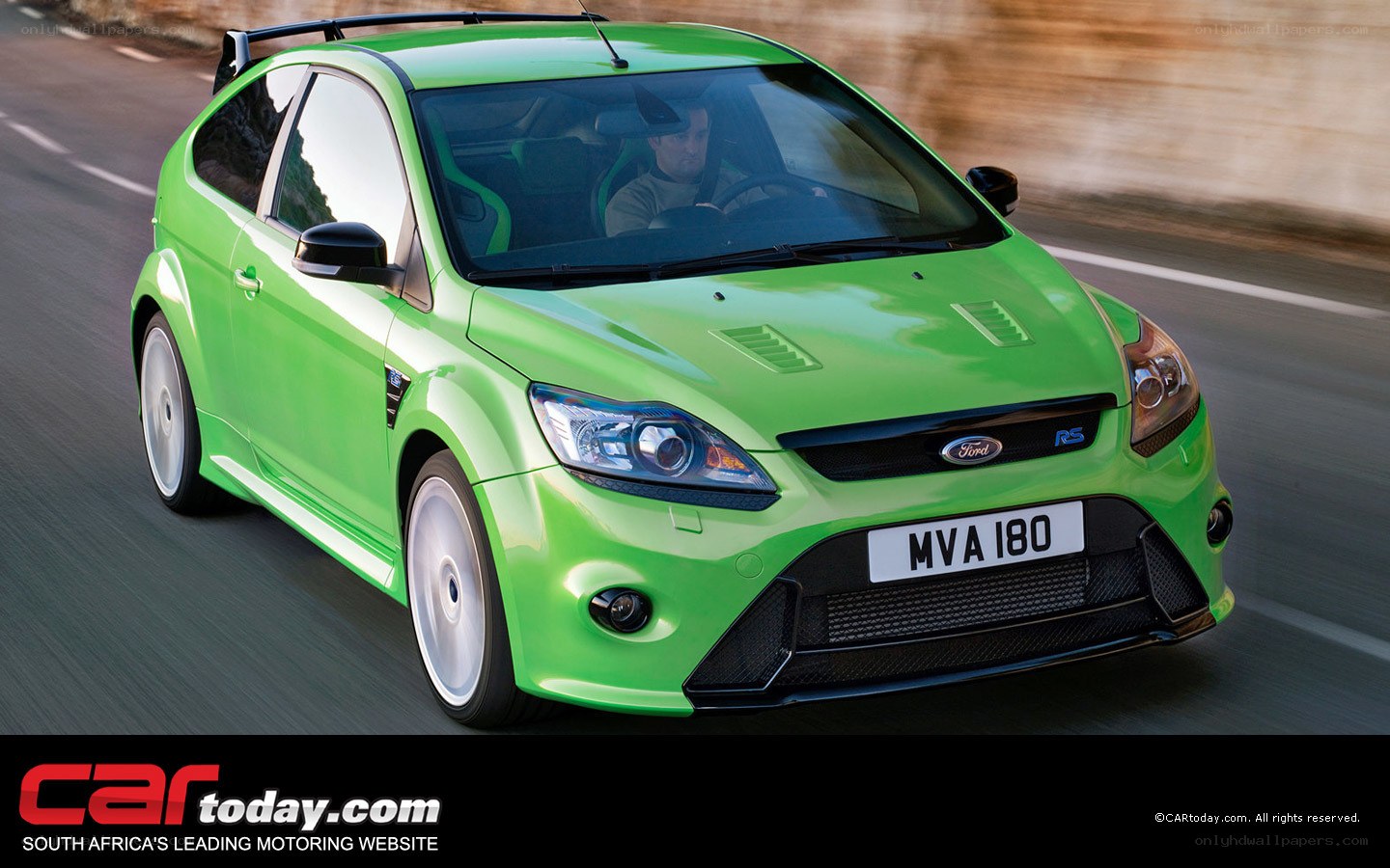 green ford focus rs in motion