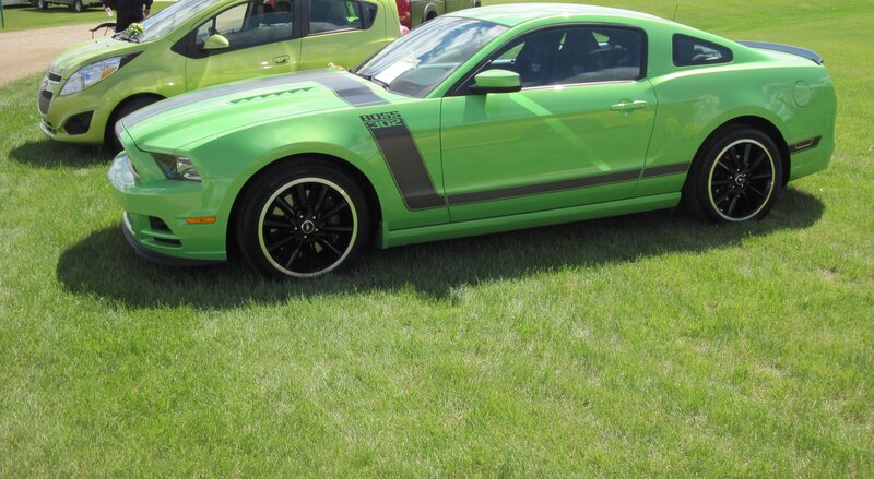 Green Ford Mustang — Calm