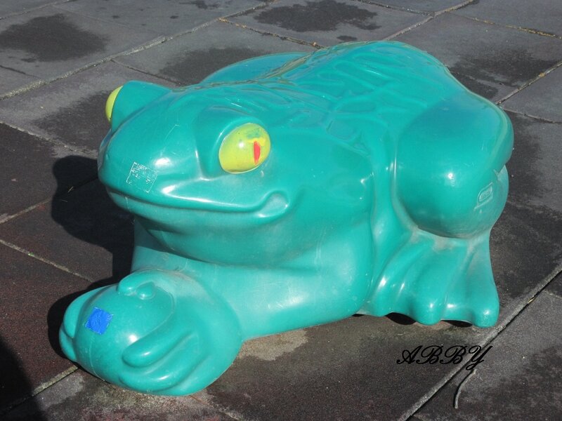 Green Frog Sculpture