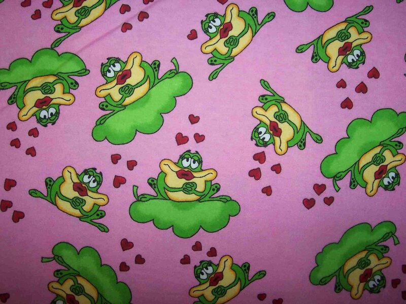 Green Frogs on Lily Pads — Pink