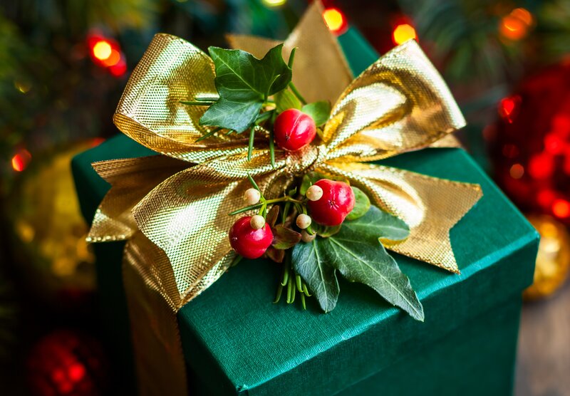 Green Gift Box — Festive, Winter, Photograph, Gold Bow