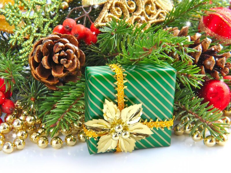 Green Gift Box — Festive, Winter, Photograph