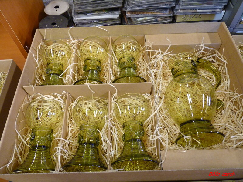 Green Glassware Set
