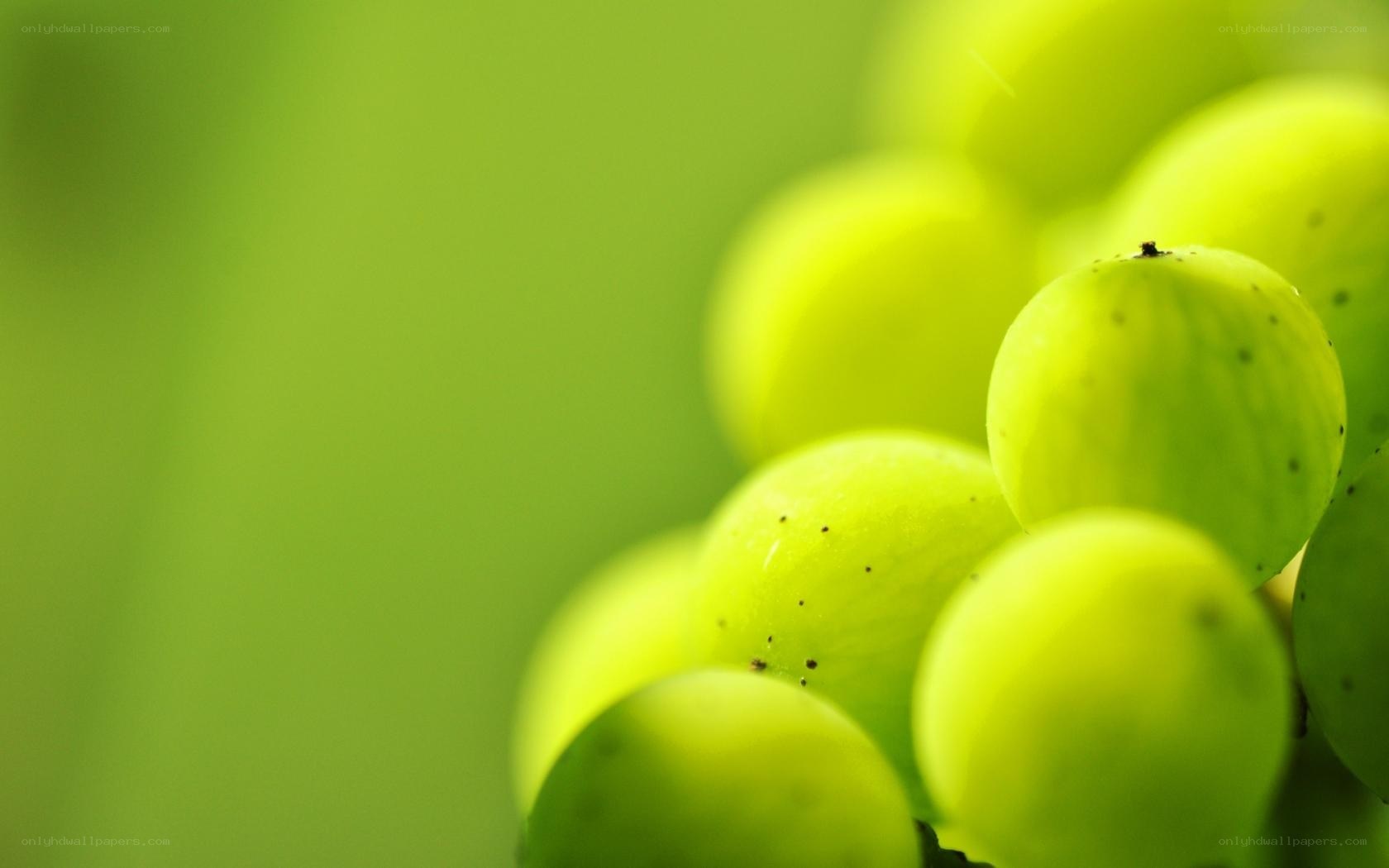 green grapes close-up