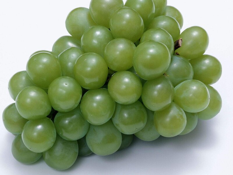 Green Grapes on White — Neutral