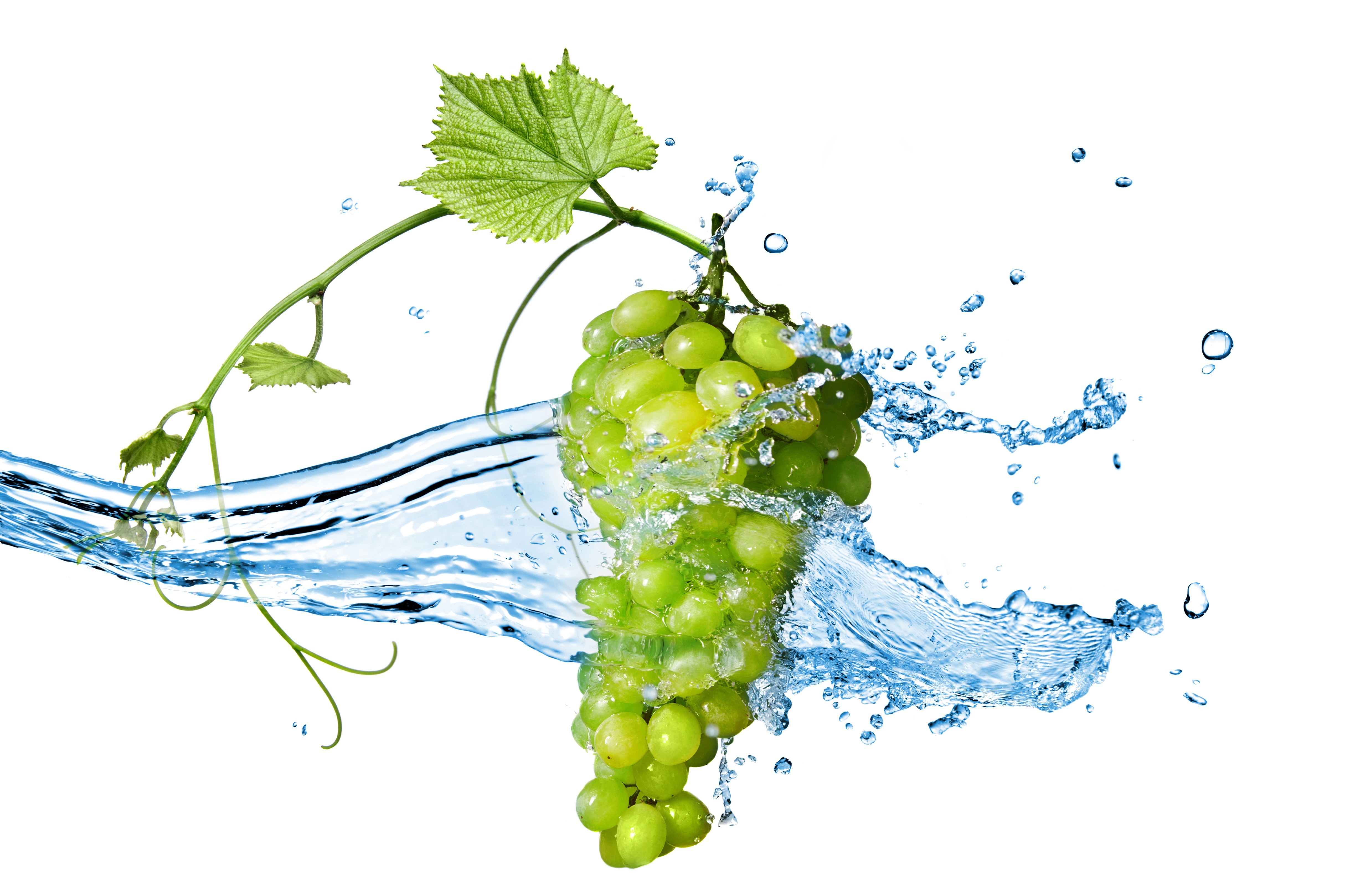 green grapes with water splash