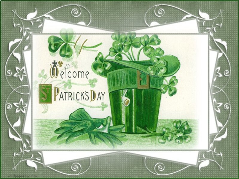 Green Hat with Clovers — Festive