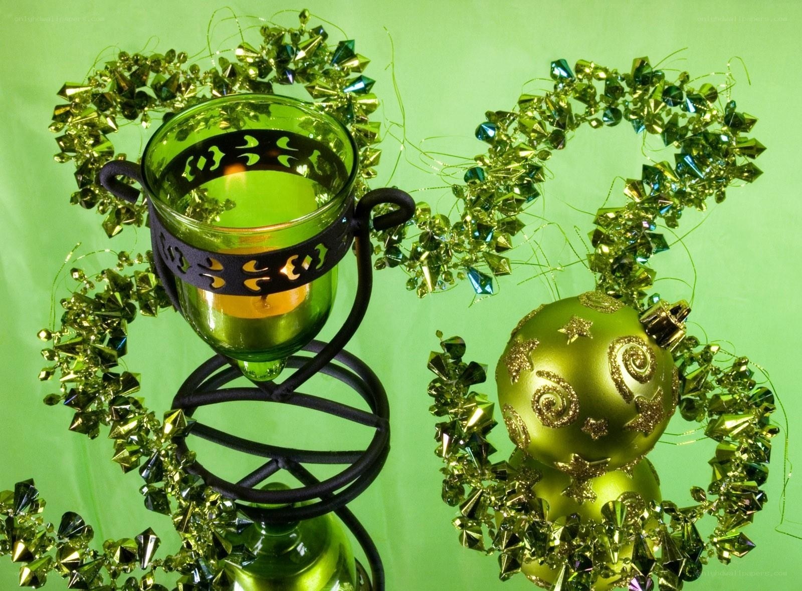 green holiday decorations