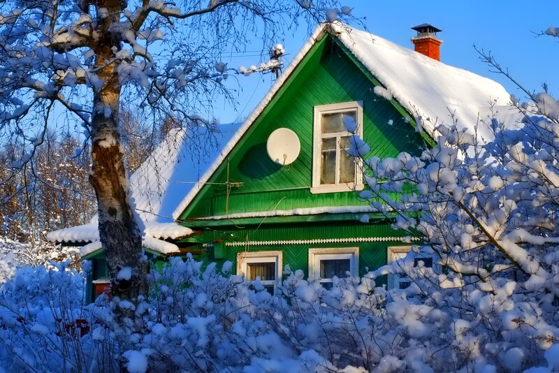 Green House in Snow — Serene, Winter