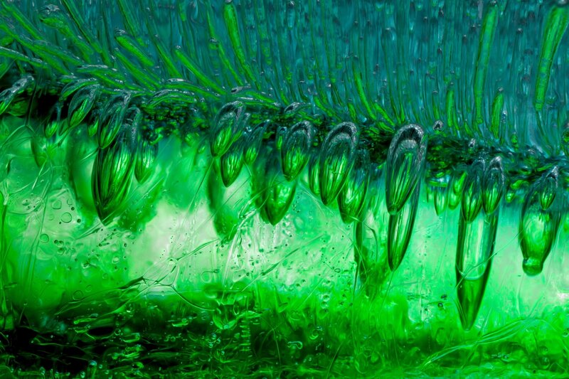 Green ice crystal formation