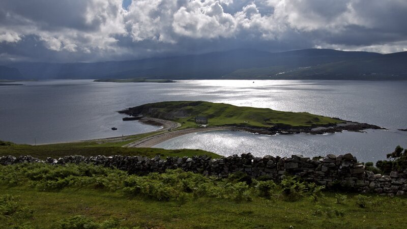 Green Island in Bay — Dramatic