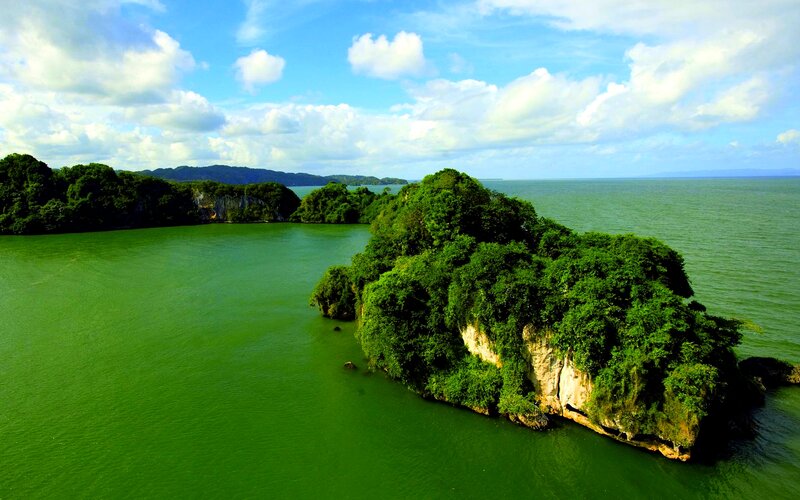 Green Island in Bay