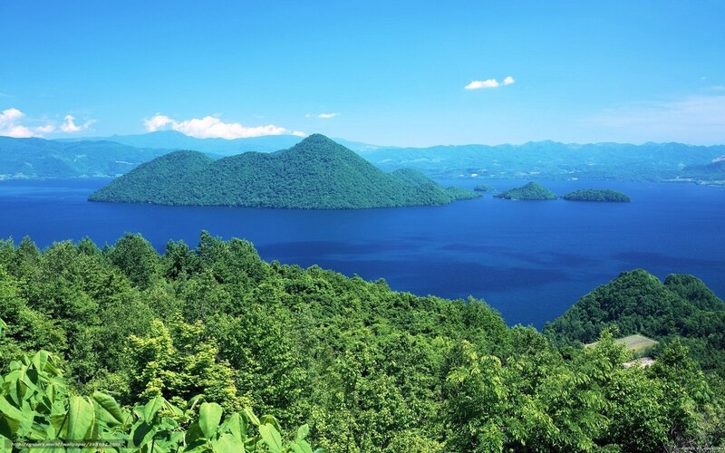 Green Island in Blue Lake — Serene