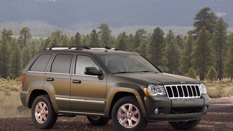 Green Jeep Grand Cherokee