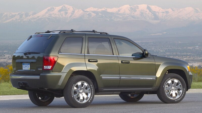 Green Jeep Grand Cherokee