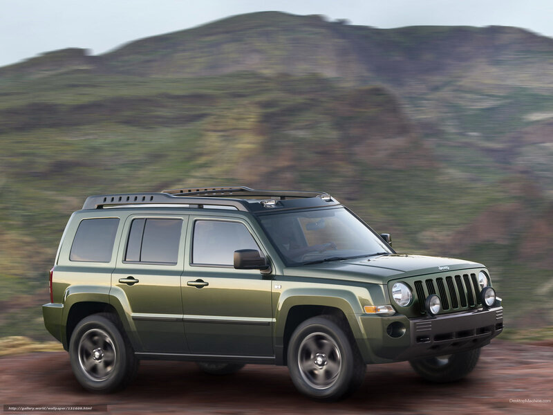 Green Jeep Suv — Dynamic