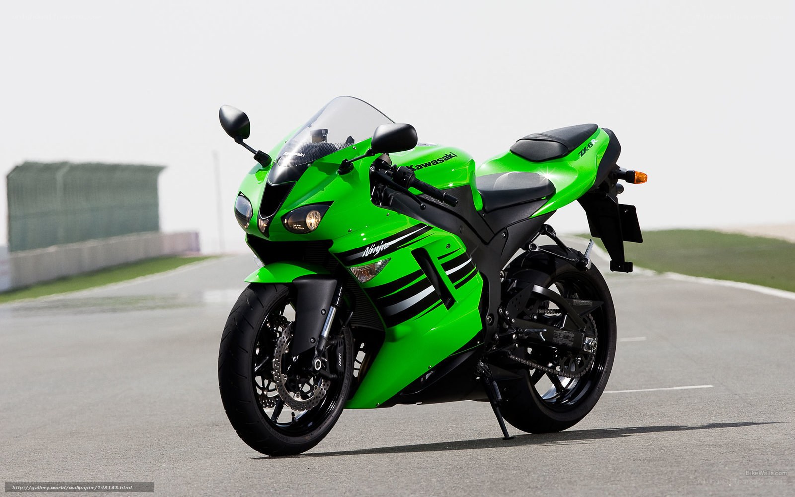 green kawasaki ninja motorcycle