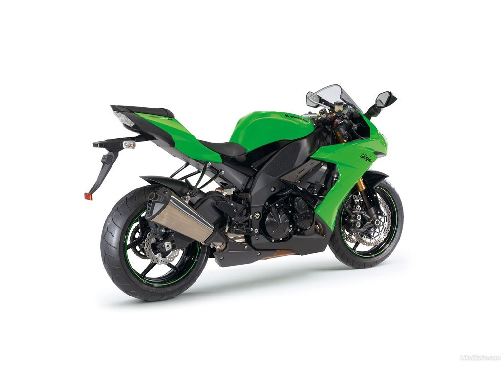 green kawasaki ninja motorcycle