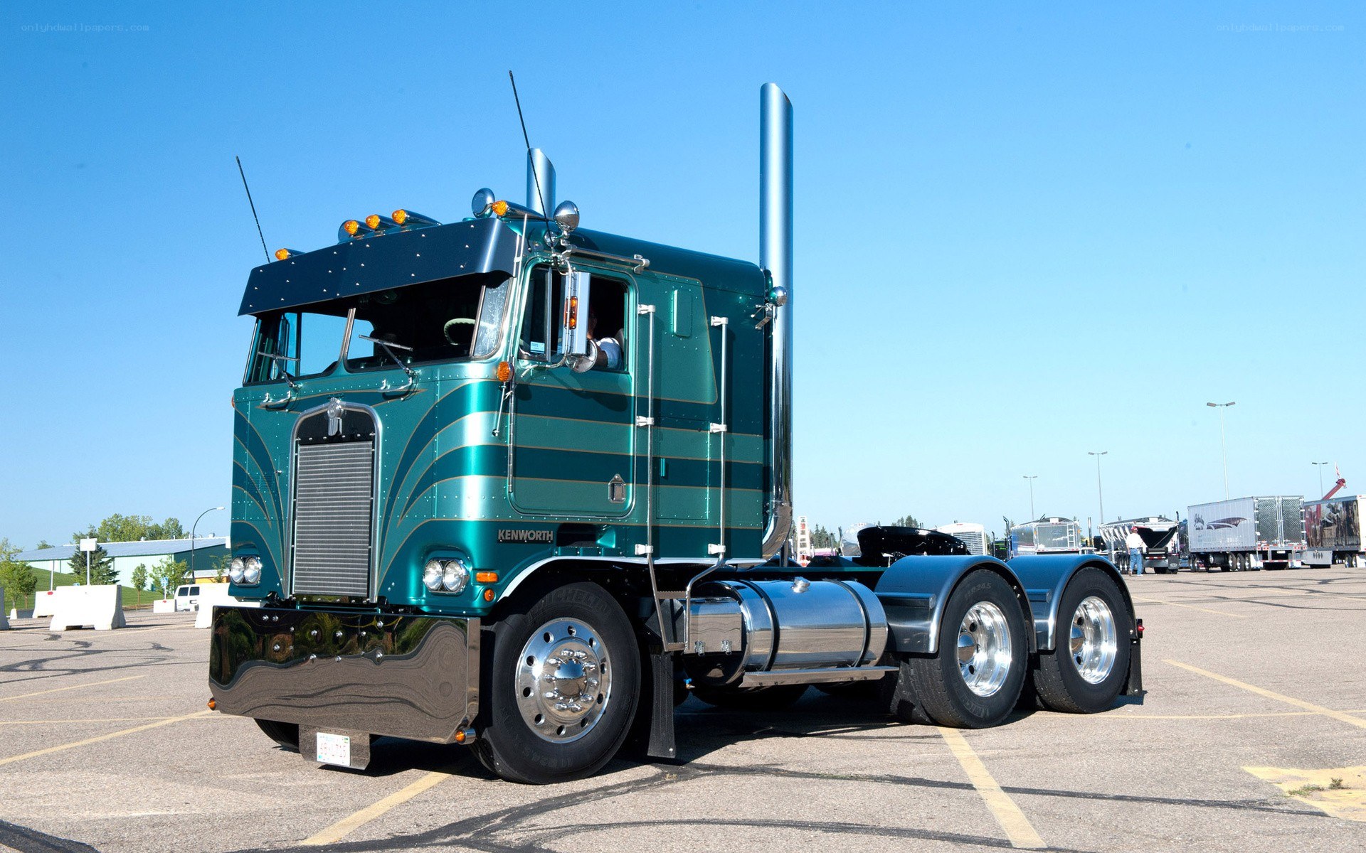 green kenworth semi-truck
