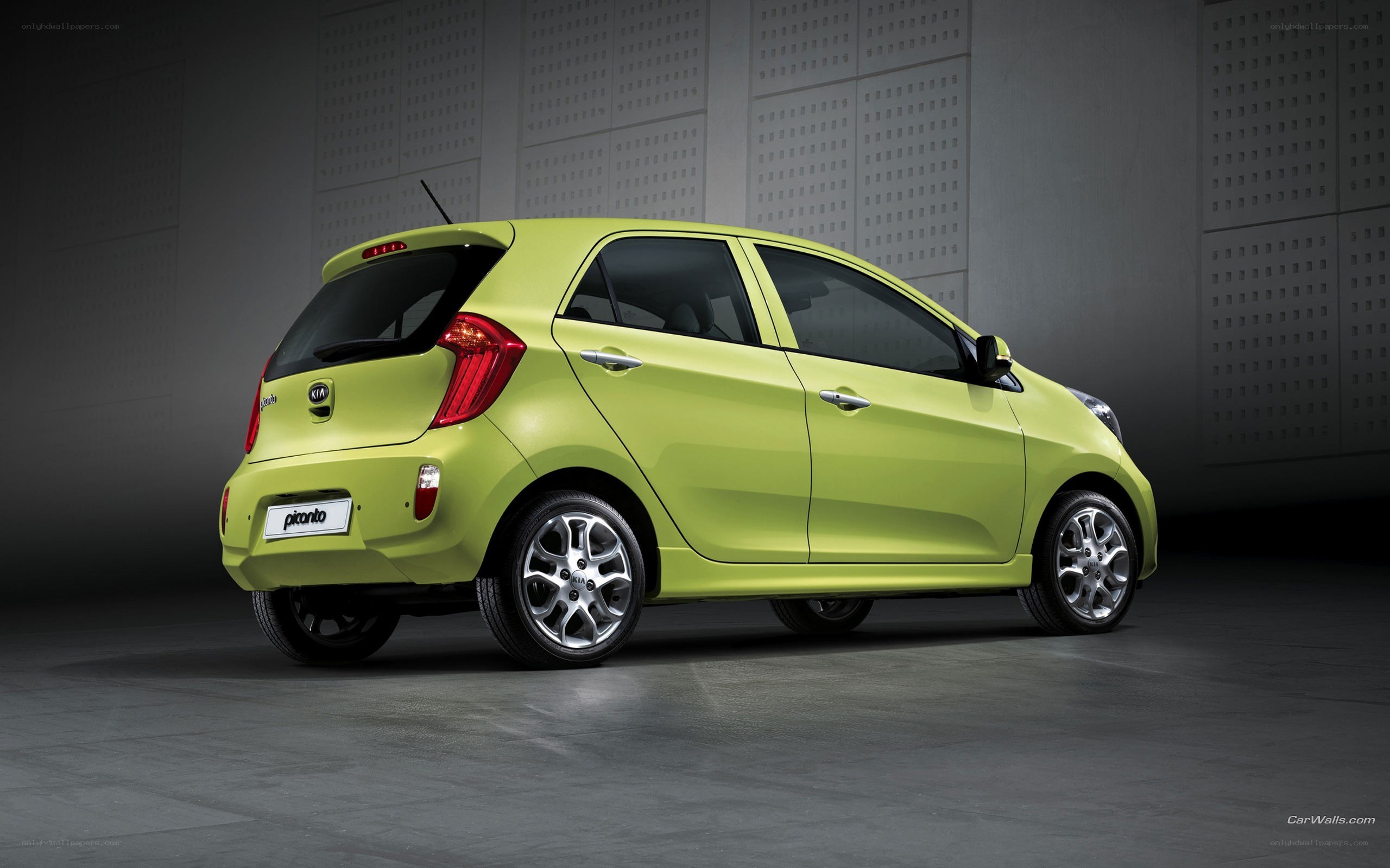 Green Kia Picanto car
