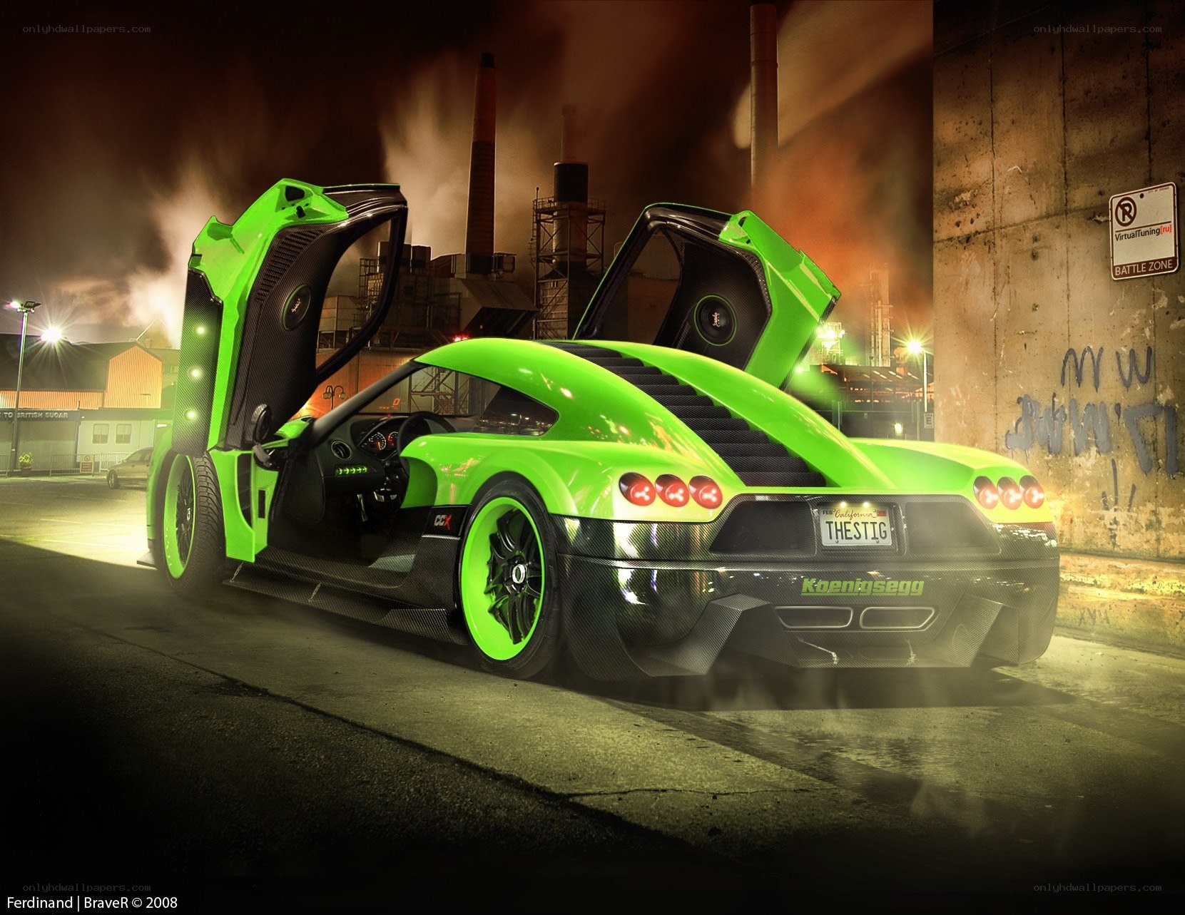 Green Koenigsegg CCX at night