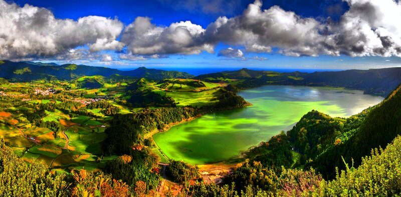 Green Lake in Crater — Dramatic, Afternoon