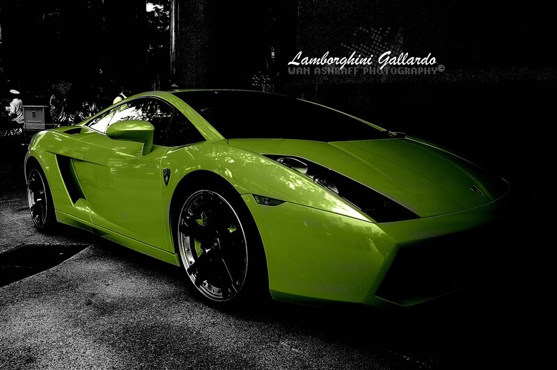 Green Lamborghini Gallardo — Dramatic, Night