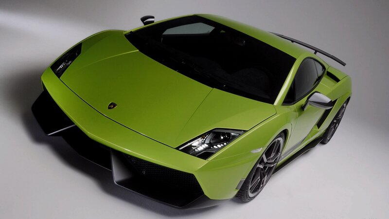 green lamborghini sports car
