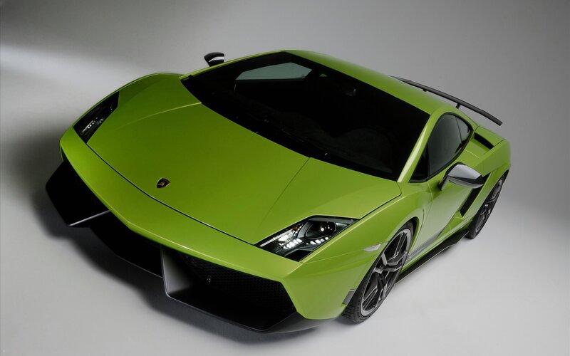 green lamborghini sports car