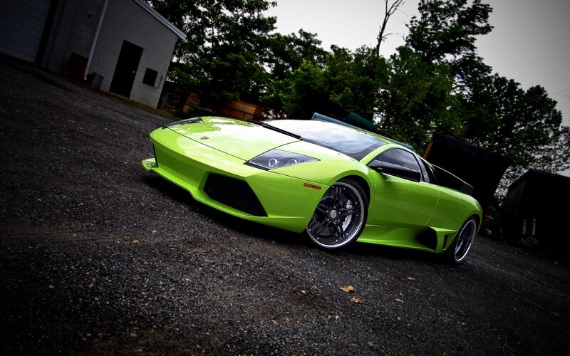 green lamborghini sports car