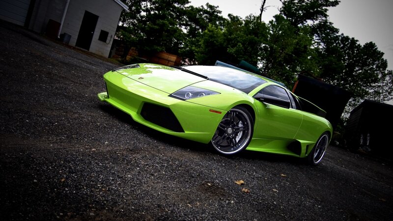 green lamborghini sports car