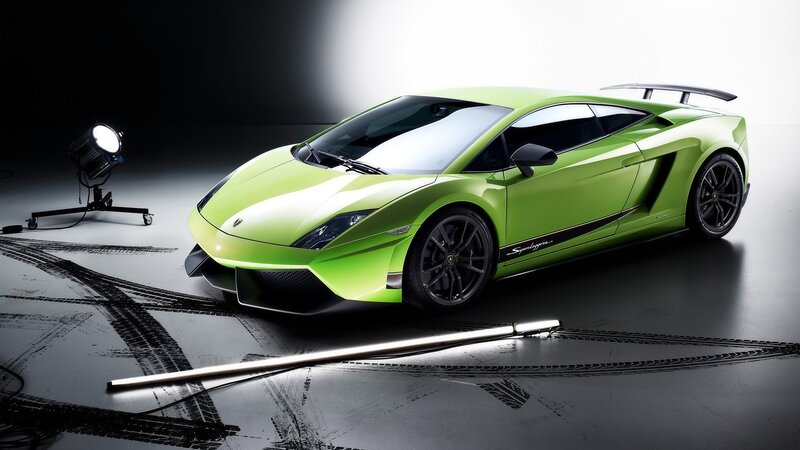 green lamborghini sports car