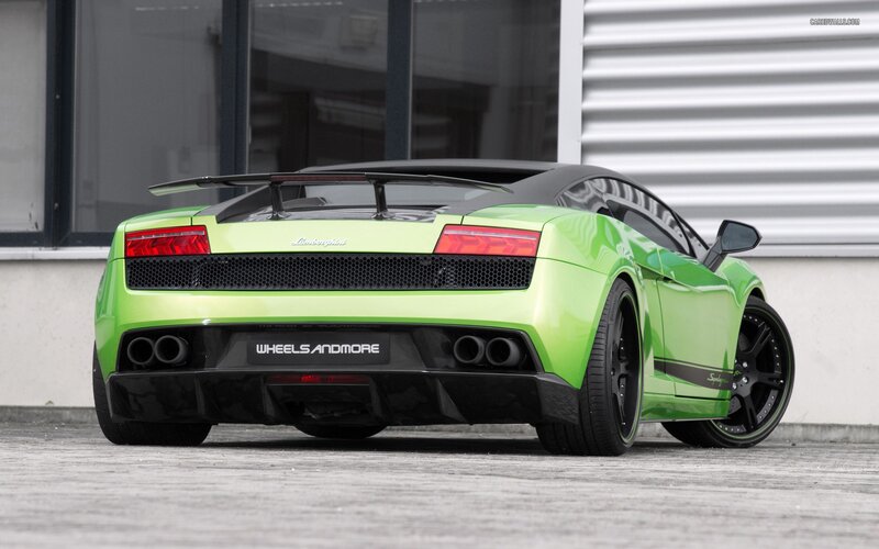 green lamborghini sports car