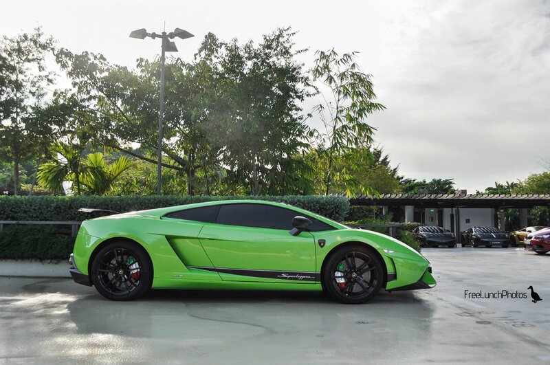 green lamborghini sports car