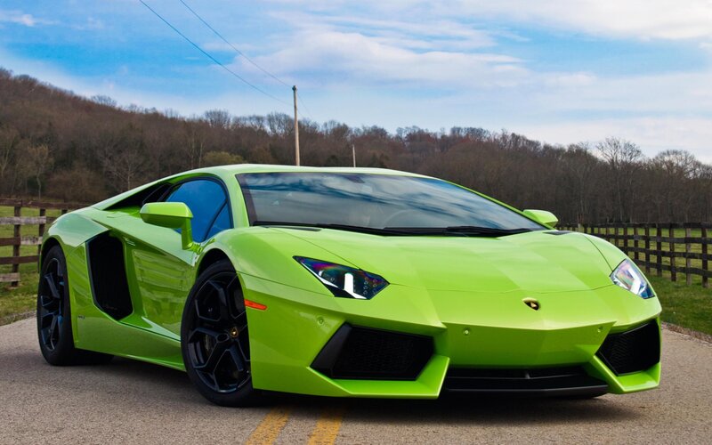 green lamborghini sports car