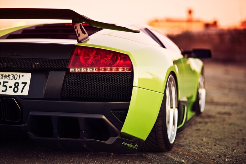 green lamborghini sports car