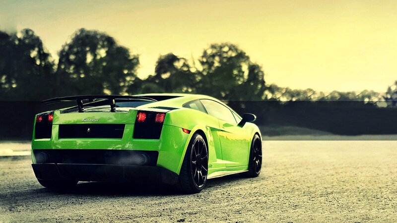 green lamborghini sports car