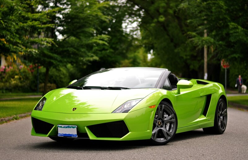 green lamborghini sports car