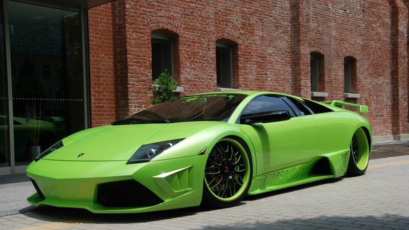 green lamborghini sports car