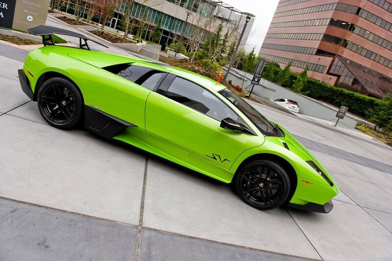 green lamborghini sports car