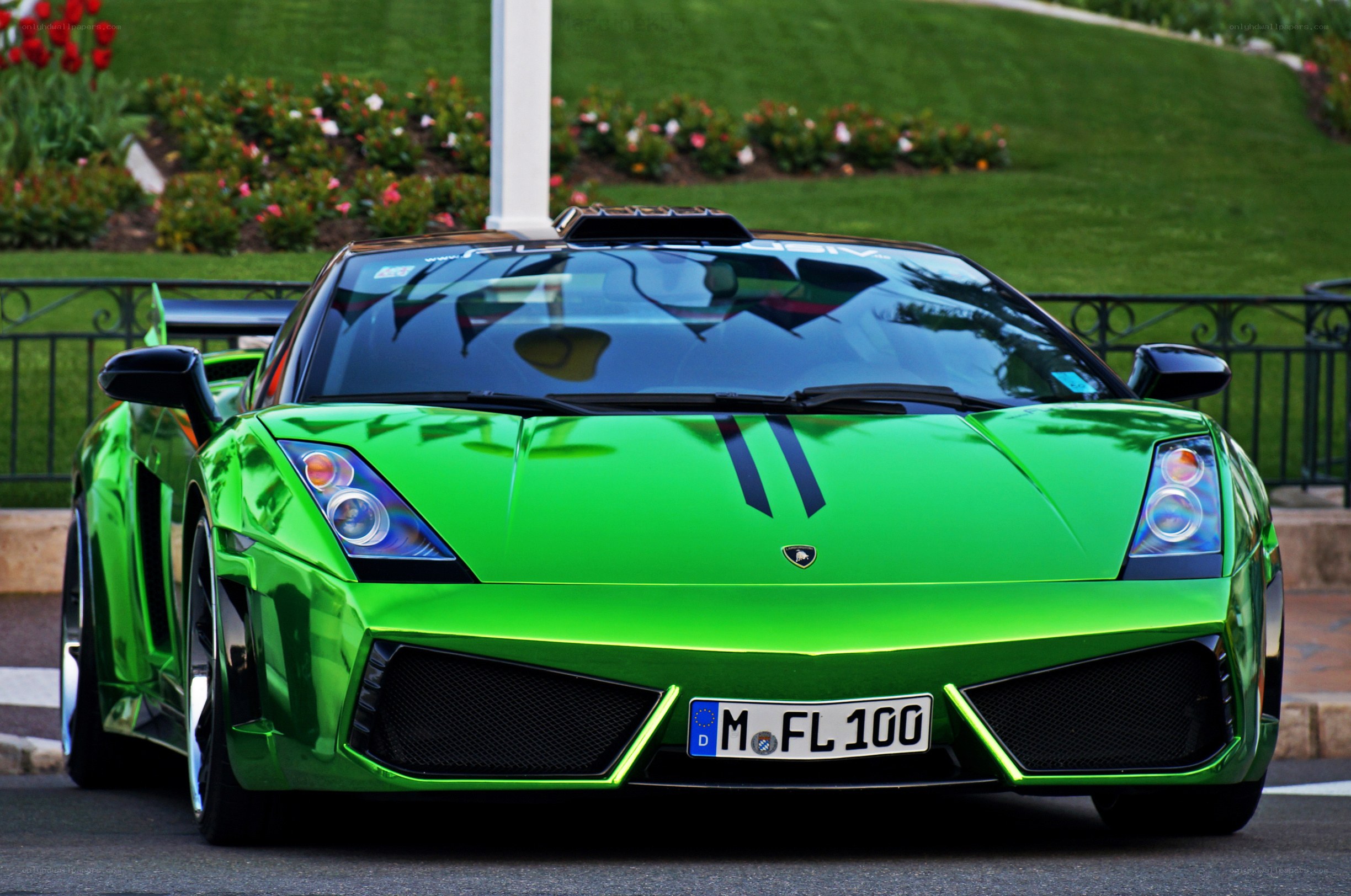 green lamborghini sports car