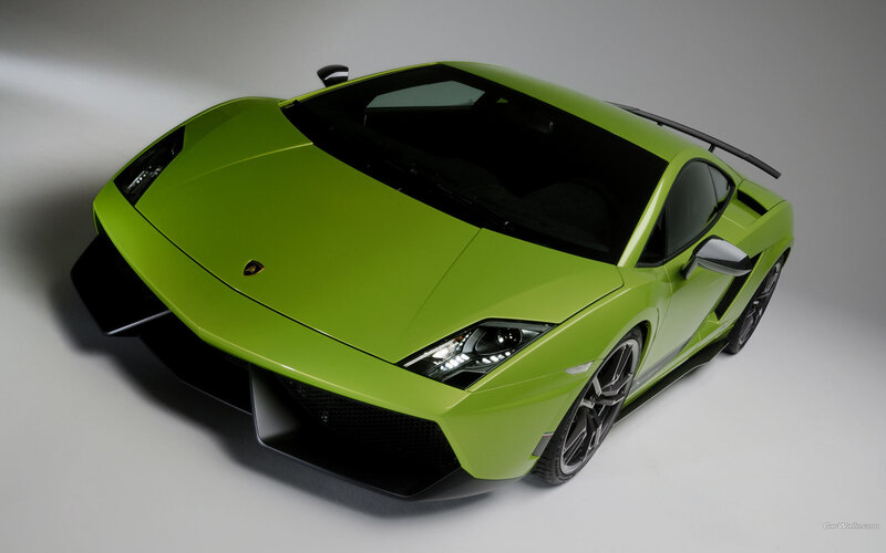 green lamborghini sports car