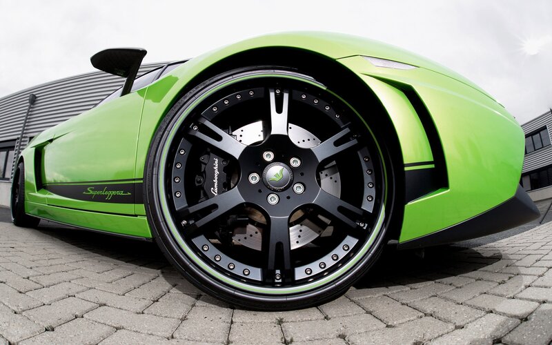 Green Lamborghini Superleggera