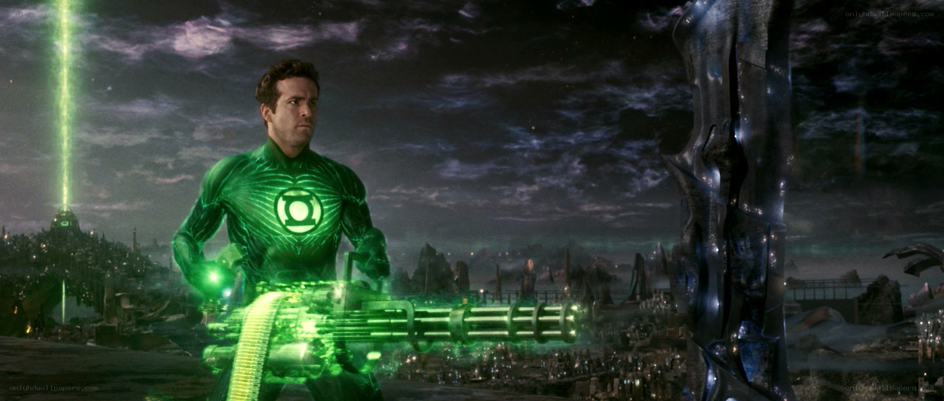Green Lantern in battle