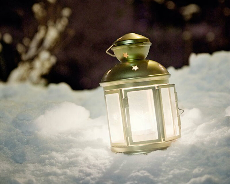 Green Lantern in Snow — White