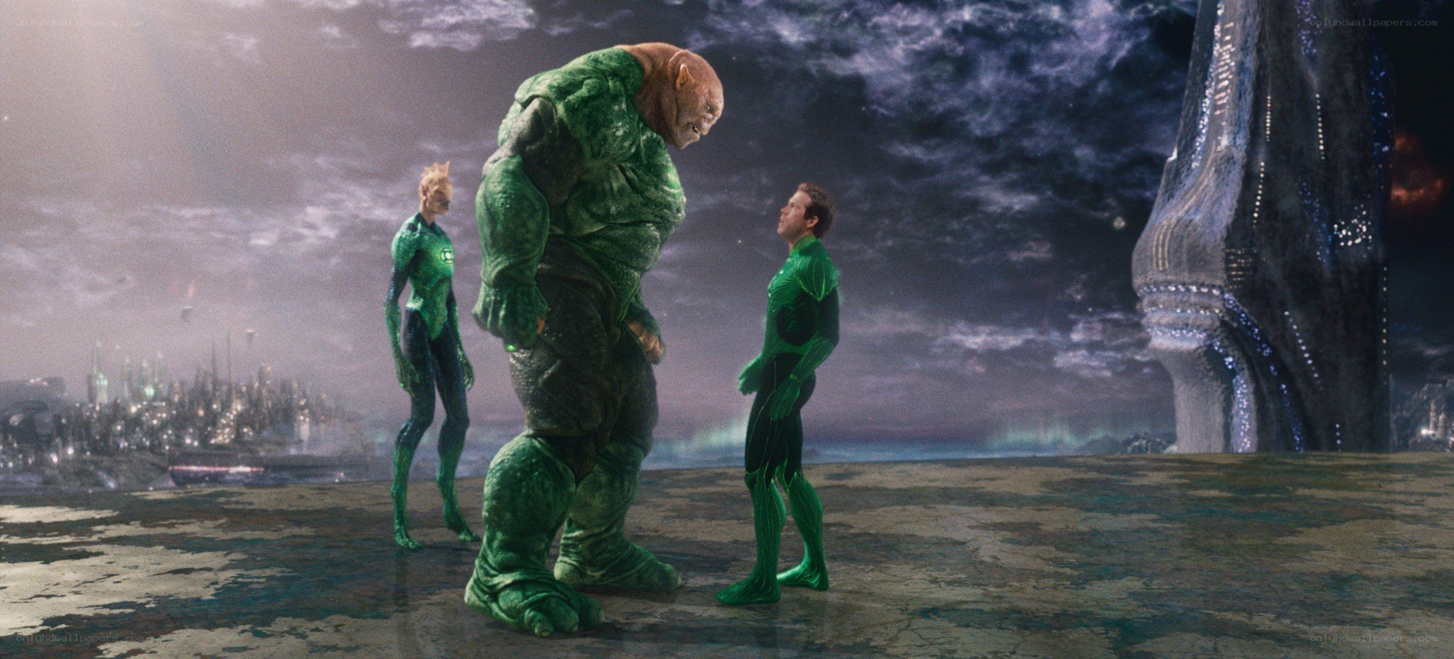 Green Lanterns on alien planet