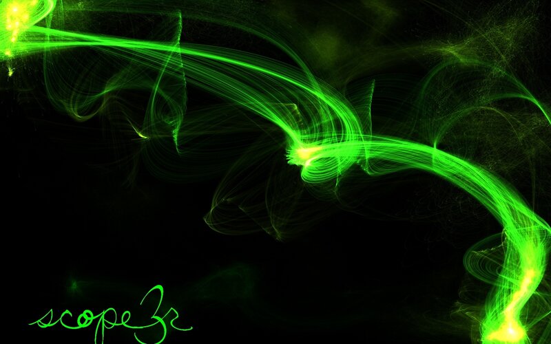 Green Light Trails — Dynamic, Night